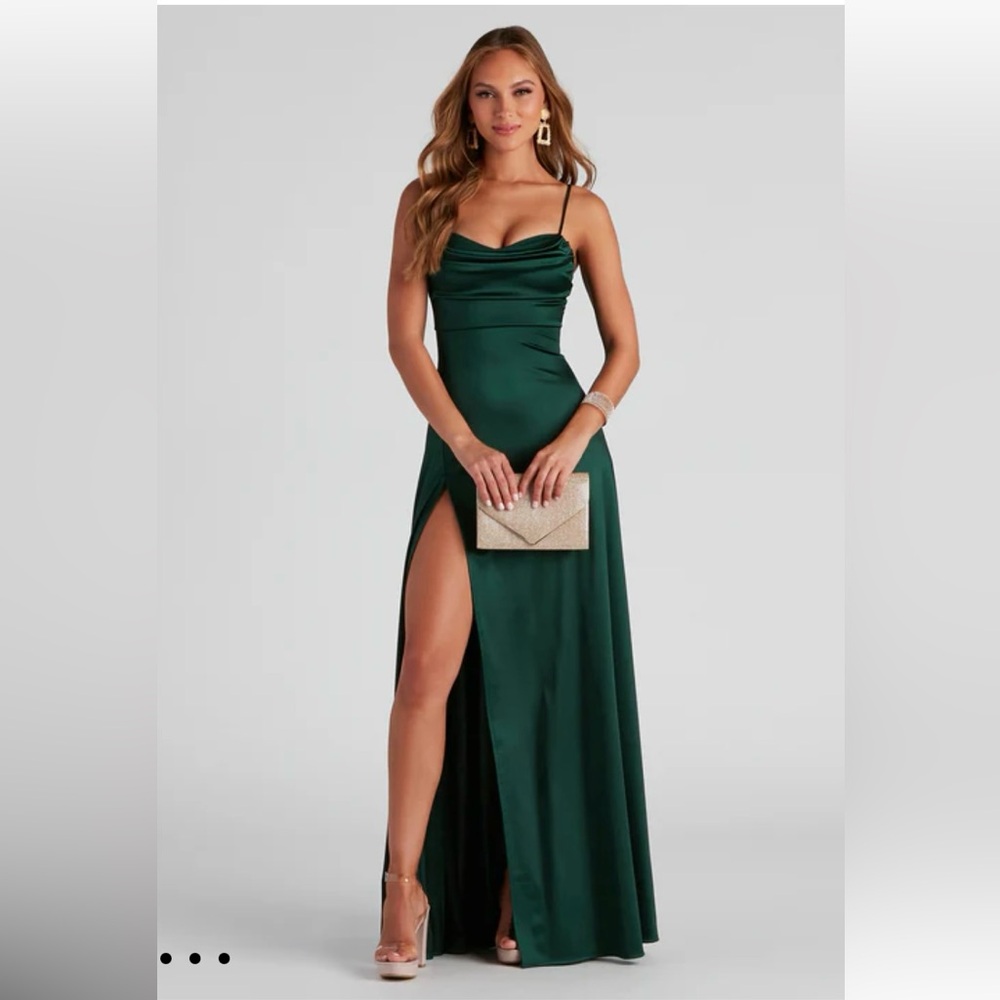 Green Windsor Prom Dress! Size XS with an altered skirt length